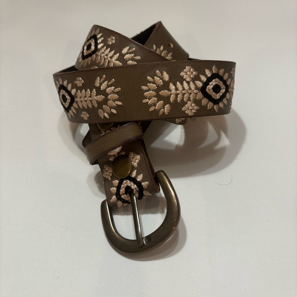 Nocona Brown Leather Embroidered Floral Belt with Black Accents